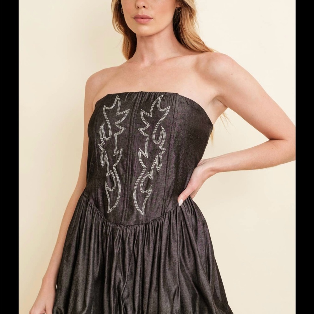 Cloud Ten Western Mini Strapless Dress